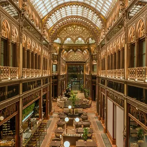 Párisi Udvar Budapest, Part Of Hyatt Szálloda